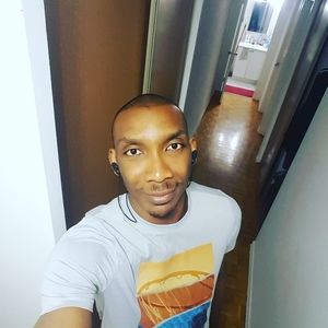 Meet your Posher, Emmanuel